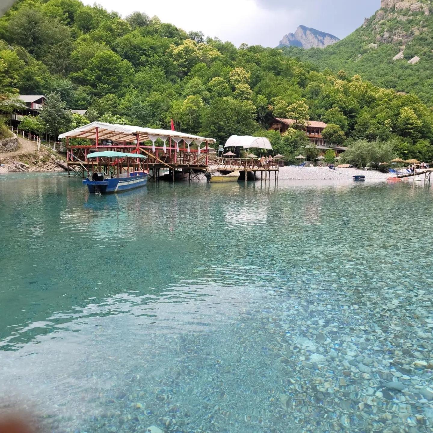 Park Blini Shala River Moll' e Shoshit Екстериор снимка