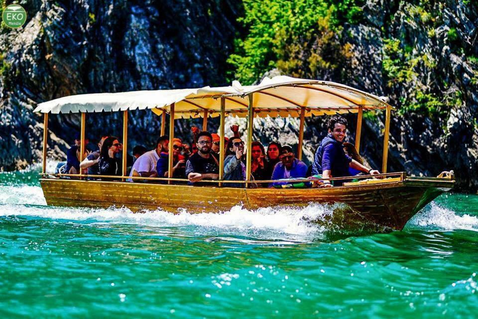 Park Blini Shala River Moll' e Shoshit Екстериор снимка